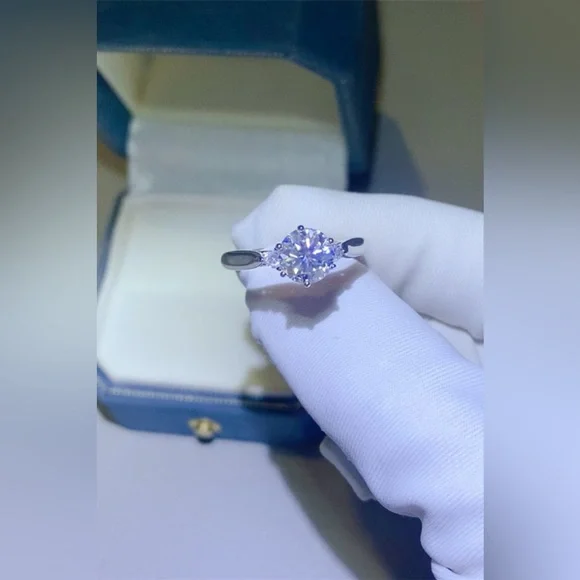 2 Carat Moissanite 925 Sterling Silver Ring
